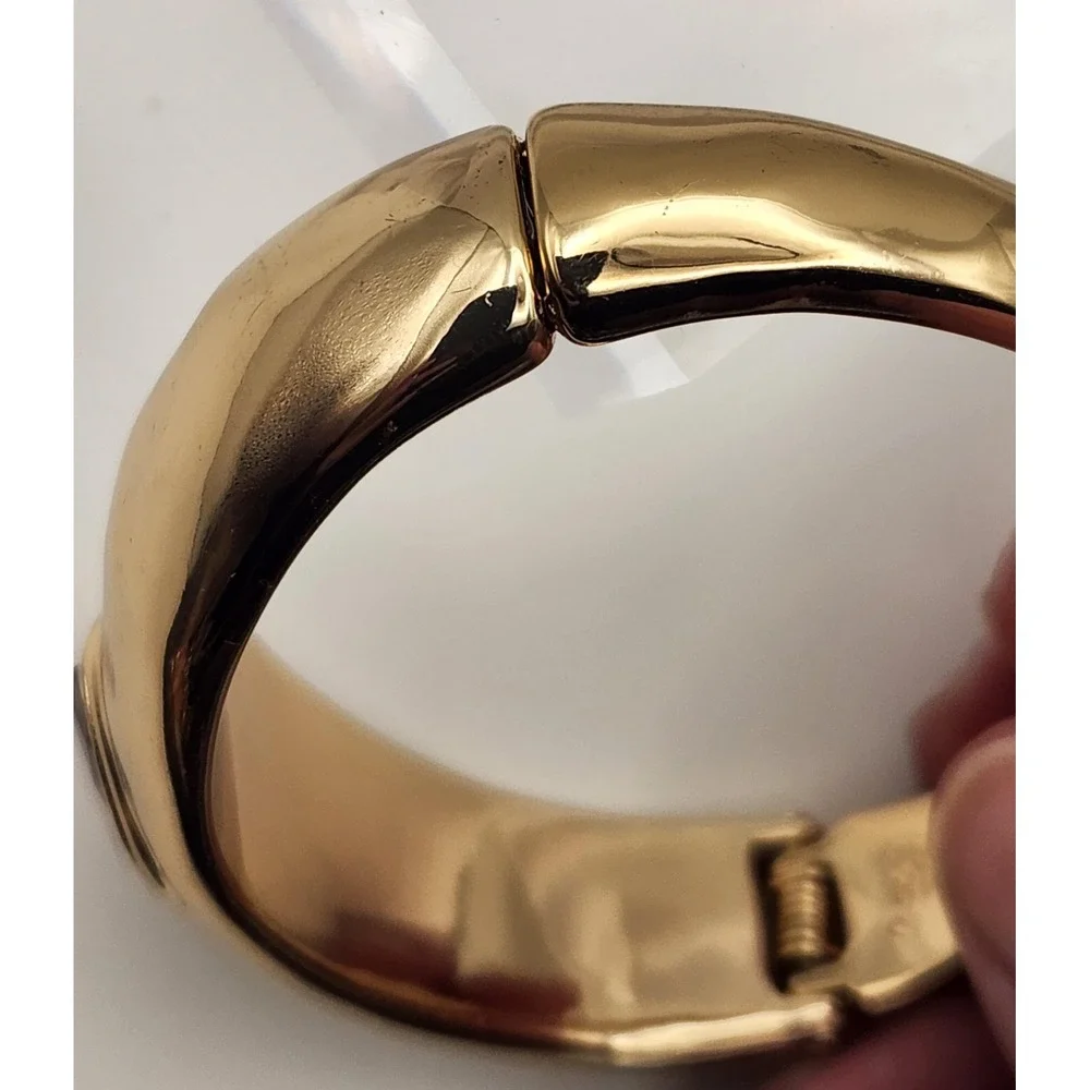 Robert Lee Morris RLM SOHO Gold Tone Hinged Bangle Bracelet Purple Crystal